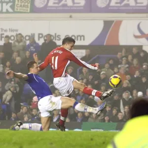 Van Persie Stuns Everton: The Thrilling Moment of Equalizer at Goodison Park Van Persie Stuns Everton: The Thrilling Moment of Equalizer at Goodison Park