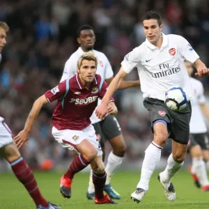 Van Persie vs. Behrami: 1-1 Stalemate at Upton Park, 2009