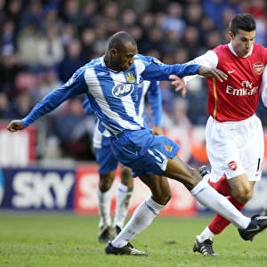 Van Persie vs. Boyce: Stalemate at JJB Stadium - Arsenal vs. Wigan, Barclays Premier League, 2008