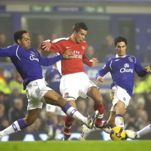 Van Persie vs. Lescott: The Intense Rivalry - Everton vs. Arsenal, 2009 Van Persie vs. Lescott: The Intense Rivalry - Everton vs. Arsenal, 2009
