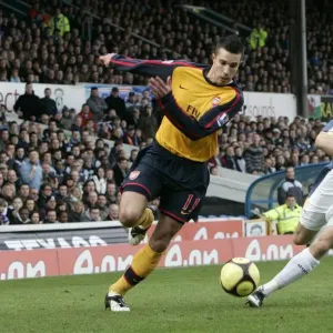 Van Persie vs. McNaughton: The FA Cup Showdown at Ninian Park, 0:0 Arsenal Van Persie vs. McNaughton: The FA Cup Showdown at Ninian Park, 0:0 Arsenal
