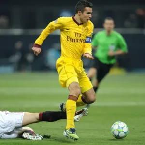 Van Persie vs. Van Bommel: Battle at San Siro - Arsenal vs. AC Milan, UEFA Champions League 2012 Van Persie vs. Van Bommel: Battle at San Siro - Arsenal vs. AC Milan, UEFA Champions League 2012