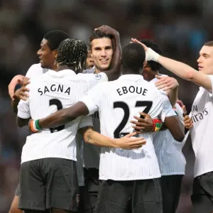 Van Persie's Euphoric Debut Goal: Arsenal vs. West Ham, 2009