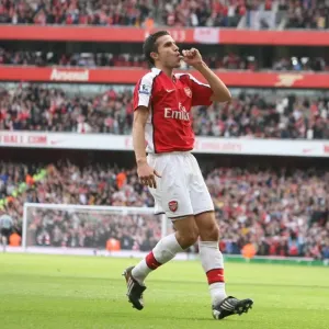 Van Persie's Hat-Trick: Arsenal's Triumphant 3-0 Victory Over Tottenham, Barclays Premier League, Emirates Stadium, 2009