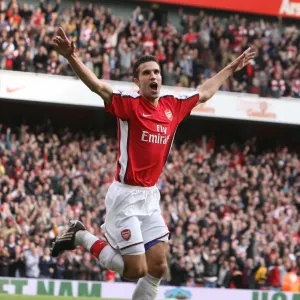 Van Persie's Hat-Trick: Arsenal's Triumphant 3-0 Victory Over Tottenham, Barclays Premier League, October 31, 2009