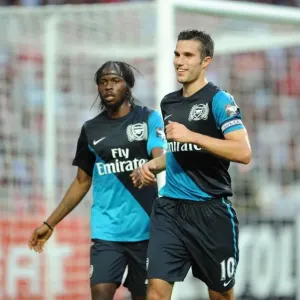 Van Persie's Pre-Season Brilliance: Arsenal's Star Strikers Celebrate Goal Against Benfica (2011) Van Persie's Pre-Season Brilliance: Arsenal's Star Strikers Celebrate Goal Against Benfica (2011)