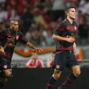 Van Persie's Triumph: Arsenal's Winning Moment at Ajax with Eboue and Clichy Van Persie's Triumph: Arsenal's Winning Moment at Ajax with Eboue and Clichy