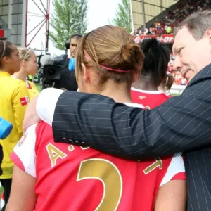 Vic Akers the Arsenal Ladies manager with Alex Scott (Arsenal)