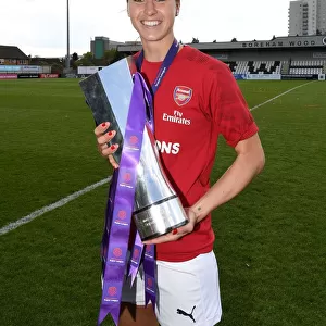Viki Schnaderbeck Lifts WSL Trophy: Arsenal Women Celebrate Championship Win over Manchester City