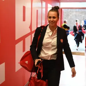 Viki Schnaderbeck Prepares for Arsenal vs. Chelsea FA Womens Continental League Cup Final