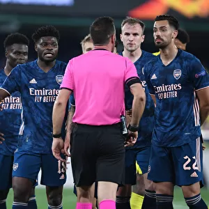 Villarreal vs. Arsenal: Thomas Partey and Pablo Mari Protest Dani Ceballos Red Card in Europa League Semi-Final Amidst Empty Stands