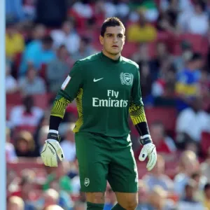 Vito Mannone (Arsenal). Arsenal 2: 2 Boca Juniors. Emirates Cup Day 1. Emirates Stadium, 31 / 7 / 11 Vito Mannone (Arsenal). Arsenal 2: 2 Boca Juniors. Emirates Cup Day 1. Emirates Stadium, 31 / 7 / 11