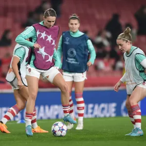 Viviane Miedema's Focus: Arsenal Women's UEFA Champions League Preparation vs. VfL Wolfsburg Viviane Miedema's Focus: Arsenal Women's UEFA Champions League Preparation vs. VfL Wolfsburg