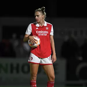 Vivianne Miedema in Action: Arsenal Women Take on AFC Ajax in UEFA Champions League Qualifier