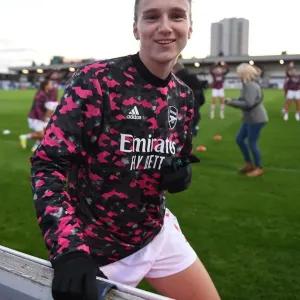 Vivianne Miedema (Arsenal) warms up before the match. Arsenal Womens 5 Vivianne Miedema (Arsenal) warms up before the match. Arsenal Womens 5