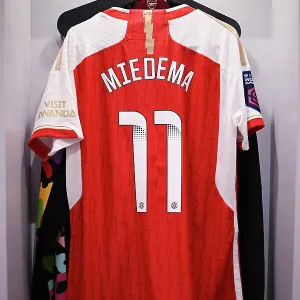 Vivianne Miedema Readies for Arsenal vs. Tottenham Showdown in FA Women's Continental Tyres League Cup