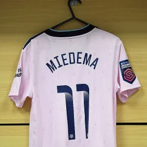 Vivianne Miedema's Arsenal Shirt Print (2022-23) Vivianne Miedema's Arsenal Shirt Print (2022-23)