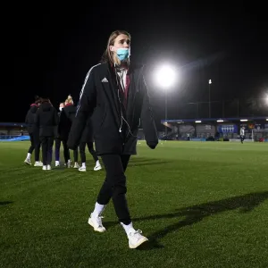 Vivianne Miedema's Focus: Arsenal Women Prepare for Chelsea Showdown in FA WSL Vivianne Miedema's Focus: Arsenal Women Prepare for Chelsea Showdown in FA WSL