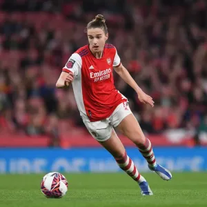 Vivianne Miedema's Unstoppable Display: Arsenal Women's Victory Over Tottenham in WSL Vivianne Miedema's Unstoppable Display: Arsenal Women's Victory Over Tottenham in WSL