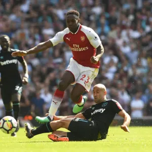 Welbeck Soars Past Zabaleta: Thrilling Moment from Arsenal vs. West Ham Clash Welbeck Soars Past Zabaleta: Thrilling Moment from Arsenal vs. West Ham Clash
