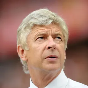 Wenger Leads Arsenal Against Benfica in 2011 Pre-Season Friendly Wenger Leads Arsenal Against Benfica in 2011 Pre-Season Friendly