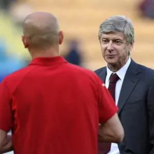 Wenger Reunites with Cygan and Pires at Villarreal: Arsenal's Quarter Final Showdown