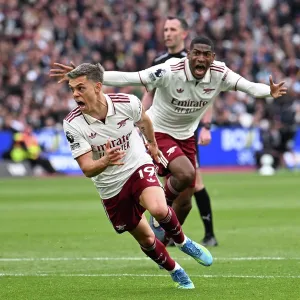 West Ham United v Arsenal - Premier League West Ham United v Arsenal - Premier League