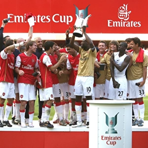William Gallas (Arsenal) lifts the Emirates Trophy
