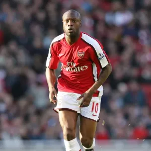 William Gallas: Arsenal's Unyielding Defender in the 0-0 Stalemate Against Sunderland, 2009 William Gallas: Arsenal's Unyielding Defender in the 0-0 Stalemate Against Sunderland, 2009