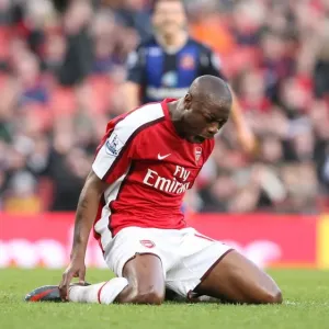 William Gallas: Arsenal's Unyielding Defender in the 0:0 Stalemate Against Sunderland, Emirates Stadium, 2009 William Gallas: Arsenal's Unyielding Defender in the 0:0 Stalemate Against Sunderland, Emirates Stadium, 2009