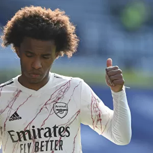 Willian in Action: Premier League Showdown between Leicester City and Arsenal (2020-21)