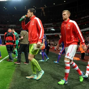 Wojciech Szczesny (Arsenal) drinks Gatorade before the match. Arsenal 2: 1 Manchester United Wojciech Szczesny (Arsenal) drinks Gatorade before the match. Arsenal 2: 1 Manchester United