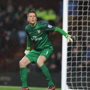 Wojciech Szczesny: Focused at the Villa Park Battle (Aston Villa vs Arsenal, 2012-13)