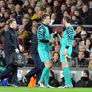 Wojciech Szczesny is replaced by Manuel Almunia (Arsenal). Barcelona 3: 1 Arsenal
