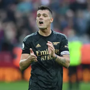 Xhaka Applauds Arsenal Fans After Intense Liverpool Showdown - Premier League 2022-23 Xhaka Applauds Arsenal Fans After Intense Liverpool Showdown - Premier League 2022-23