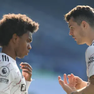 Xhaka Guides Willian: Leicester vs. Arsenal, Premier League 2020-21 Xhaka Guides Willian: Leicester vs. Arsenal, Premier League 2020-21