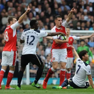 Xhaka Holds Off Son and Wanyama: Intense Battle in the Midfield - Tottenham vs Arsenal (2016-17) Xhaka Holds Off Son and Wanyama: Intense Battle in the Midfield - Tottenham vs Arsenal (2016-17)