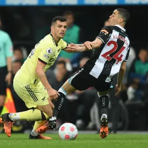 Xhaka vs Almiron: Intense Battle in Newcastle United vs Arsenal Premier League Clash Xhaka vs Almiron: Intense Battle in Newcastle United vs Arsenal Premier League Clash