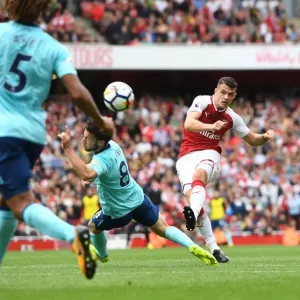 Xhaka vs Arter: Intense Shootout at Emirates Stadium - Arsenal vs AFC Bournemouth, 2017-18 Premier League