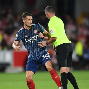 Xhaka vs. Referee: Tense Moment at Brentford vs. Arsenal, 2021-22 Premier League Xhaka vs. Referee: Tense Moment at Brentford vs. Arsenal, 2021-22 Premier League