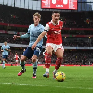 Xhaka vs. Roerslev: A Battle of Midfielders in Arsenal vs. Brentford Premier League Clash
