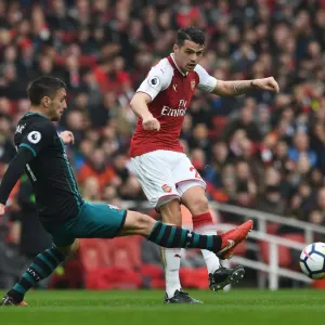 Xhaka vs. Tadic: Intense Battle in Arsenal vs. Southampton Premier League Clash