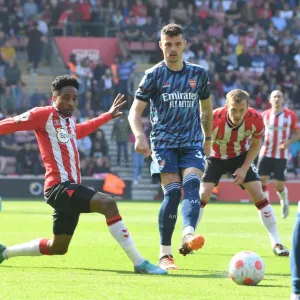 Xhaka vs. Walker-Peters: Clash at St. Mary's - Southampton vs. Arsenal, Premier League 2021-22