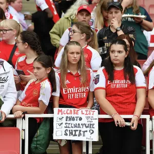 Young Arsenal Fan's Heartfelt Plea for Katie McCabe's Jersey at Arsenal Women vs Liverpool Women (2023-24) Young Arsenal Fan's Heartfelt Plea for Katie McCabe's Jersey at Arsenal Women vs Liverpool Women (2023-24)