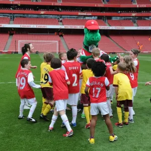 Young Gunners Struggle: Arsenal 1-2 Aston Villa (2011) Young Gunners Struggle: Arsenal 1-2 Aston Villa (2011)