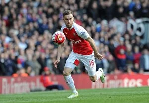 Images Dated 17th April 2016: Aaron Ramsey in Action: Arsenal vs Crystal Palace, Premier League 2015-16