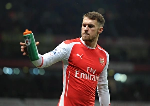 Aaron Ramsey (Arsenal) drinks Gatorade before the match. Arsenal 2:1 Manchester United Aaron Ramsey (Arsenal) drinks Gatorade before the match. Arsenal 2:1 Manchester United