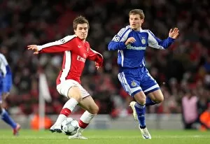 Images Dated 25th November 2008: Aaron Ramsey (Arsenal) Olexandr Aliyev (Kiev)