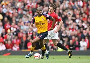 Manchester United v Arsenal 2008-09 Collection: Abou Diaby (Arsenal) Michael Carrick (Man United)