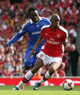 Images Dated 10th May 2009: Abou Diaby (Arsenal) Michael Essien (Chelsea)